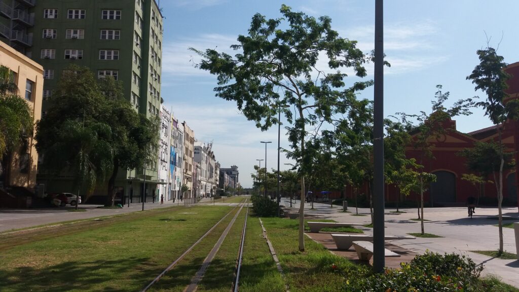 Trilho do VLT na Avenida Rodrigues Alves, Praça Mauá